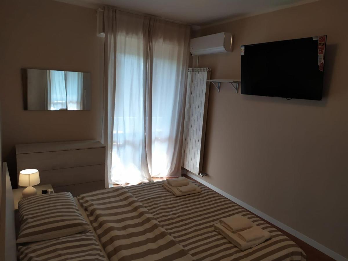 Beach House, 300 M Dal Mare, Marina Di Massa Ngoại thất bức ảnh