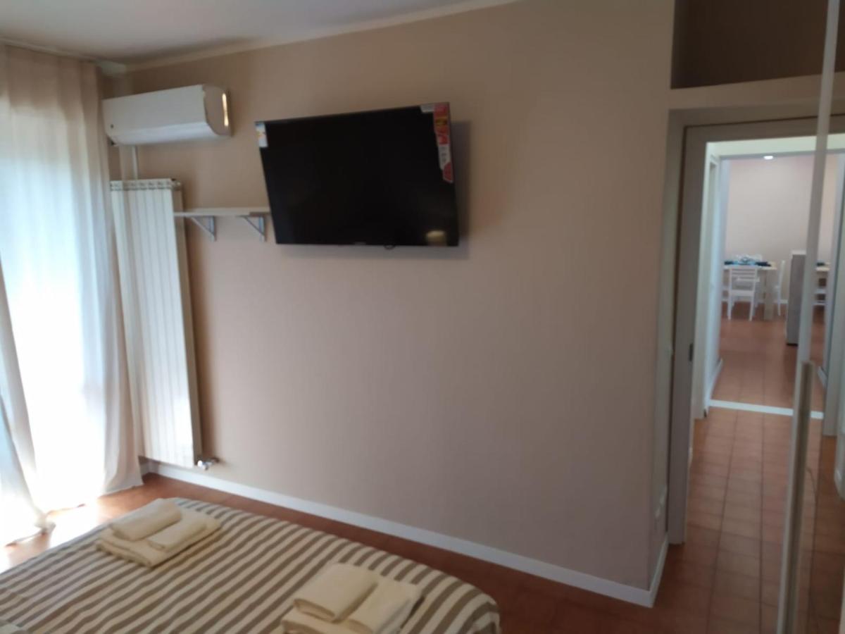 Beach House, 300 M Dal Mare, Marina Di Massa Ngoại thất bức ảnh