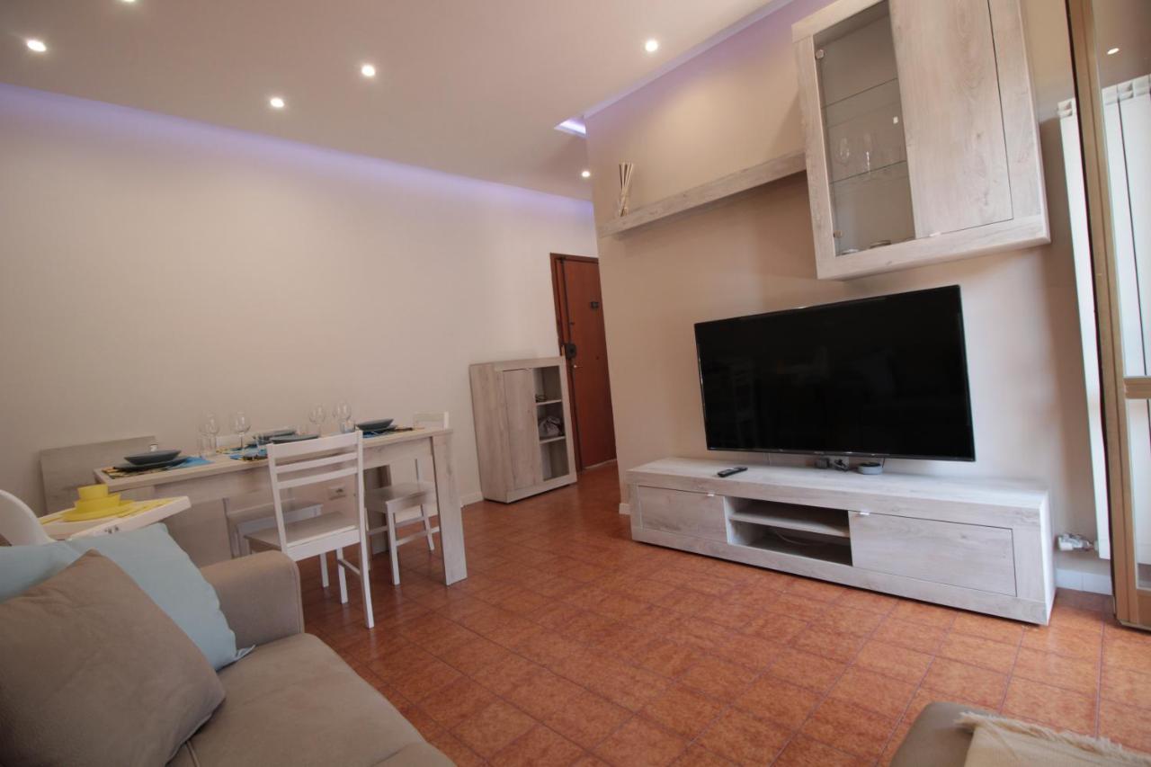 Beach House, 300 M Dal Mare, Marina Di Massa Ngoại thất bức ảnh
